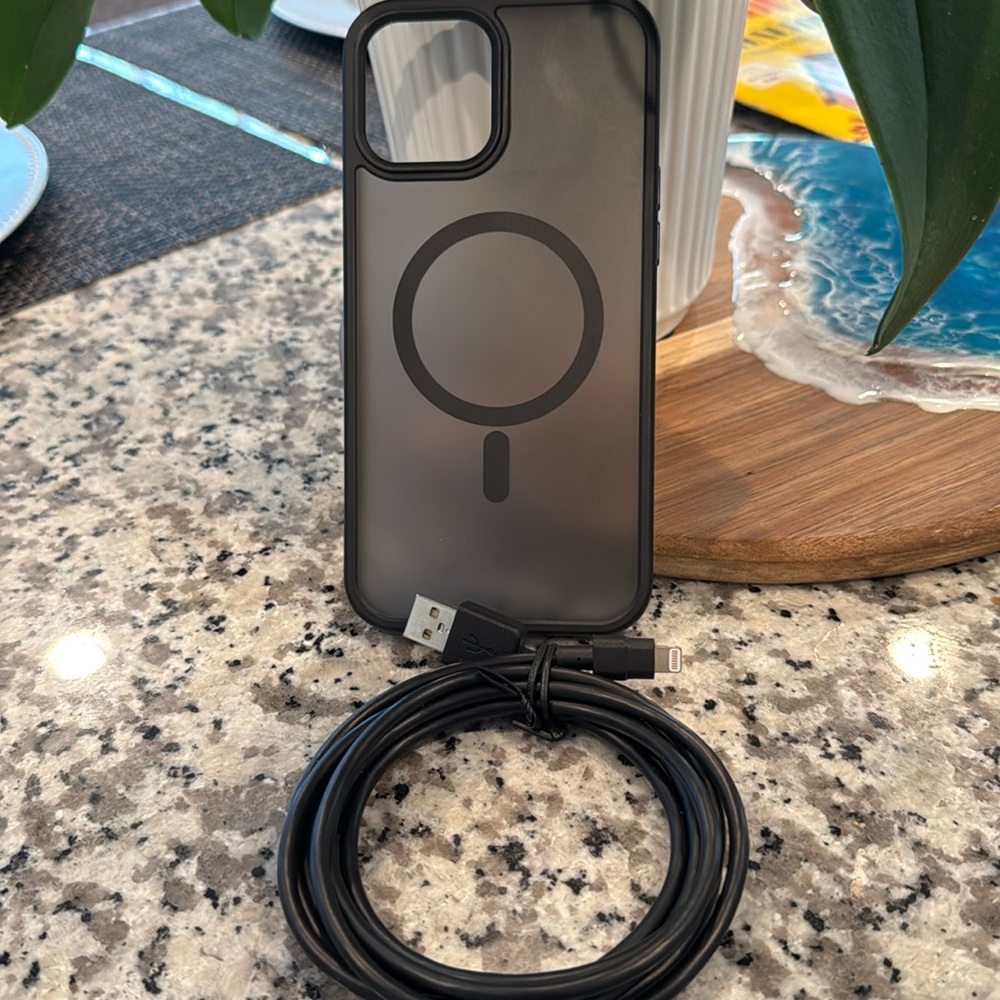MagSafe Case with Charging Cable Black.